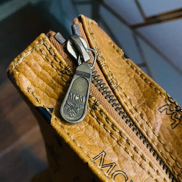Sold!!Authentic MCM XL Germany tote - Picture 3 of 11